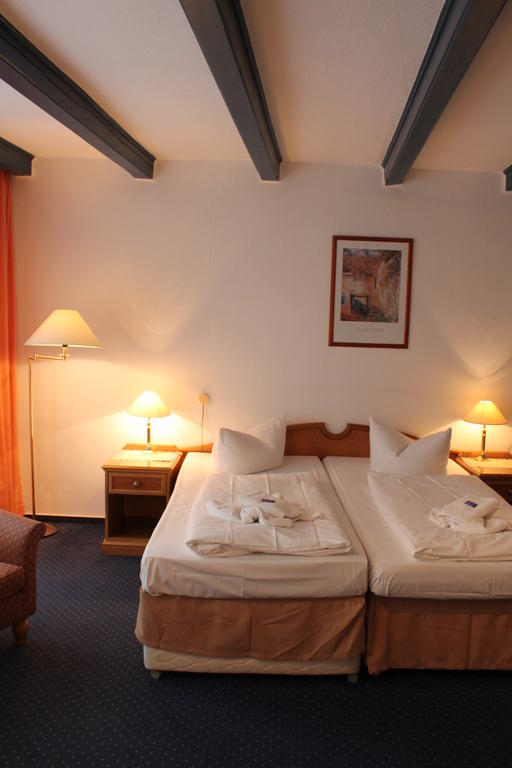 Zum Hotel 3*