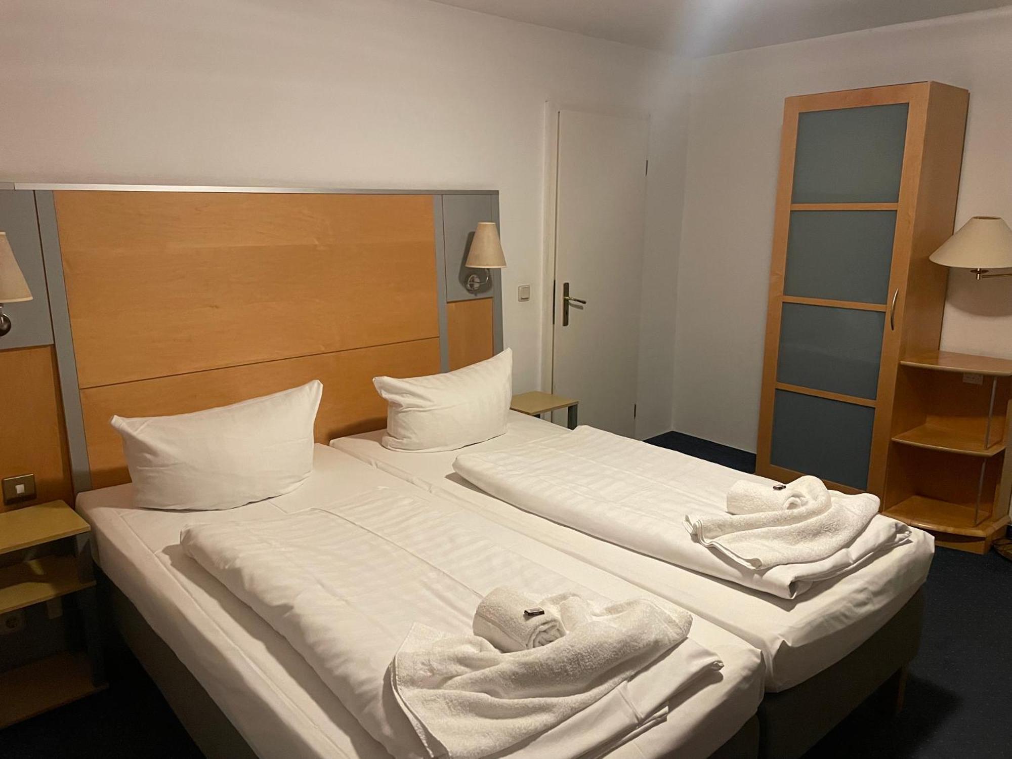 Zum Hotel Rostock