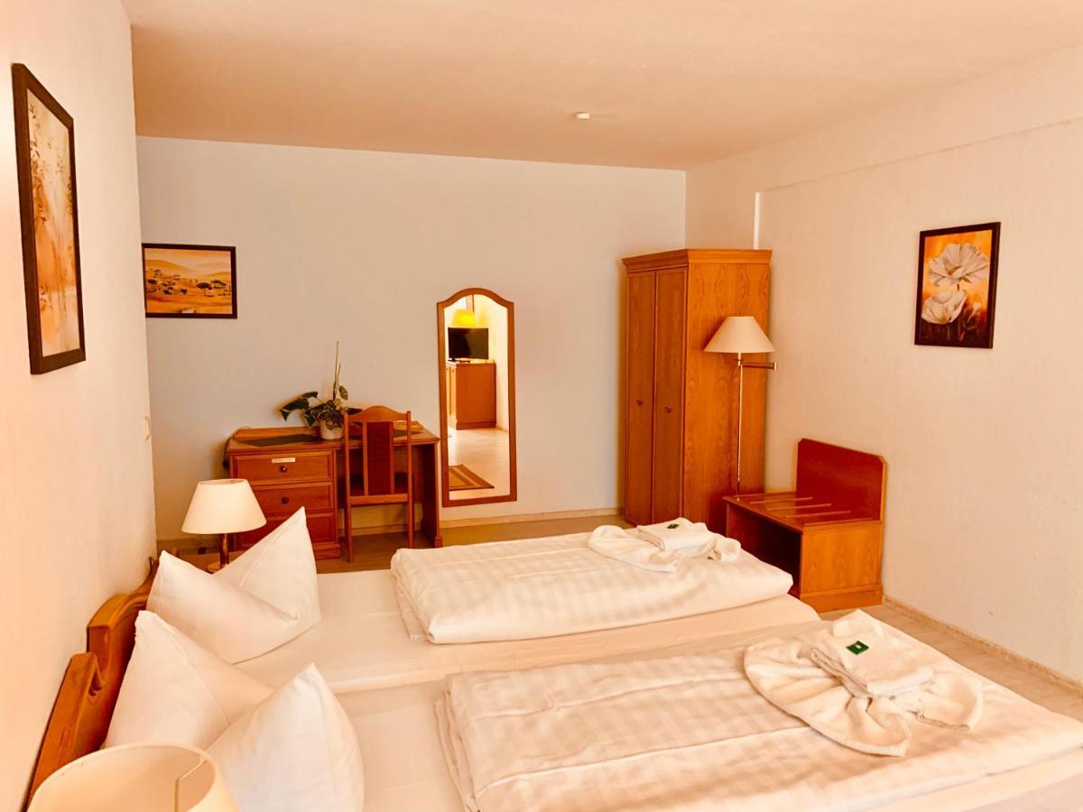 Hotel Zum 3*