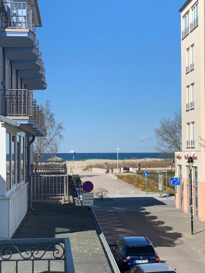 Zum Hotel